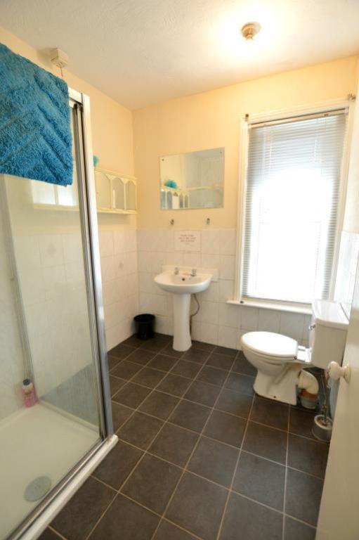 Bathroom lge lge