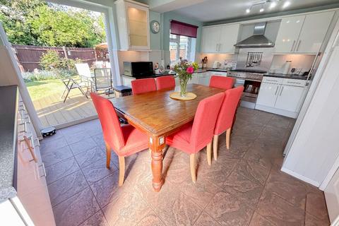 6 Skylark Close, Brierley Hill, DY5 4UQ