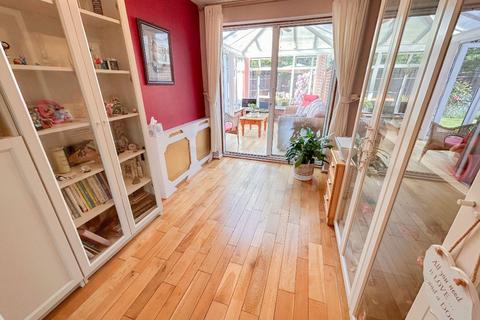 6 Skylark Close, Brierley Hill, DY5 4UQ