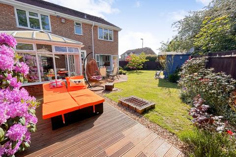 6 Skylark Close, Brierley Hill, DY5 4UQ