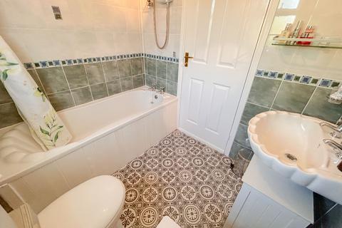 6 Skylark Close, Brierley Hill, DY5 4UQ