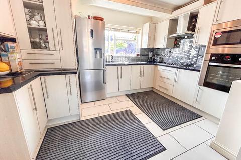 3 bedroom semi-detached house for sale, Durham Road, Dudley