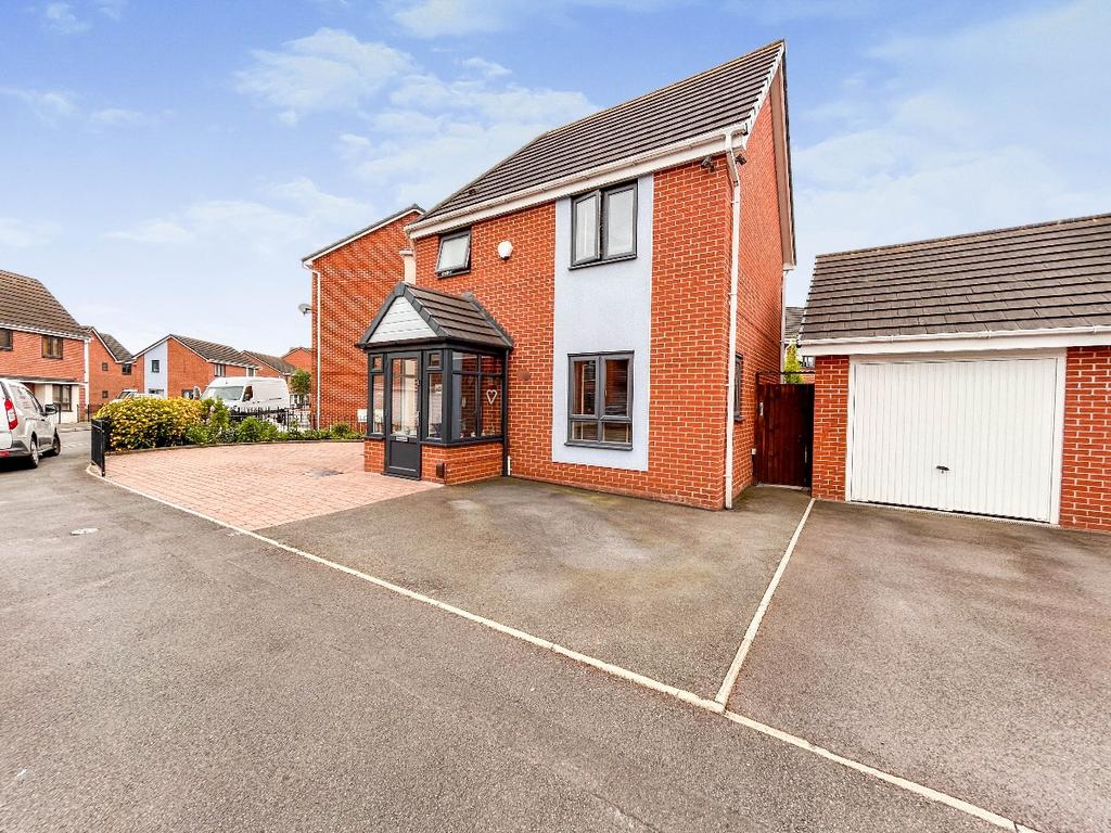 Mullion Drive, Bilston 3 bed detached house for sale £300,000