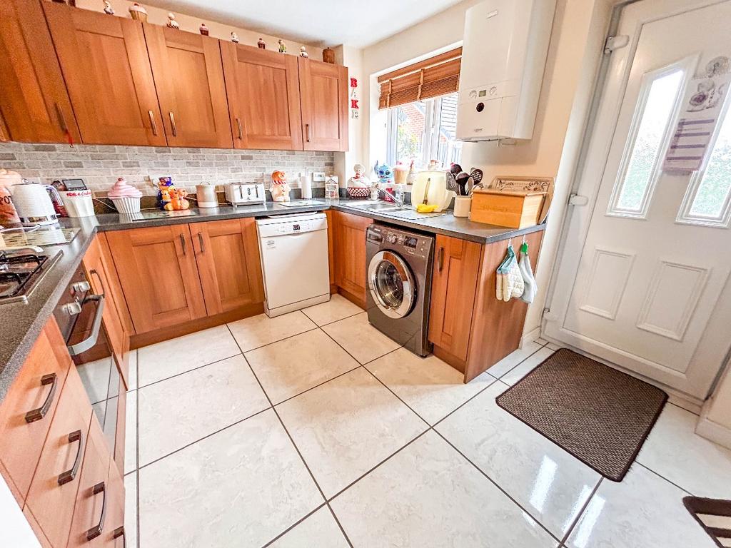 Mullion Drive, Bilston 3 bed detached house for sale £300,000