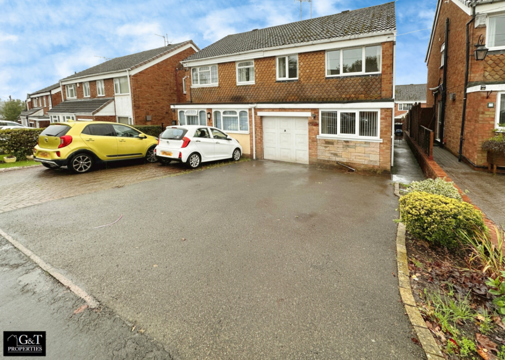 Penfields Road, Stourbridge 3 bed semidetached house for sale £235,000