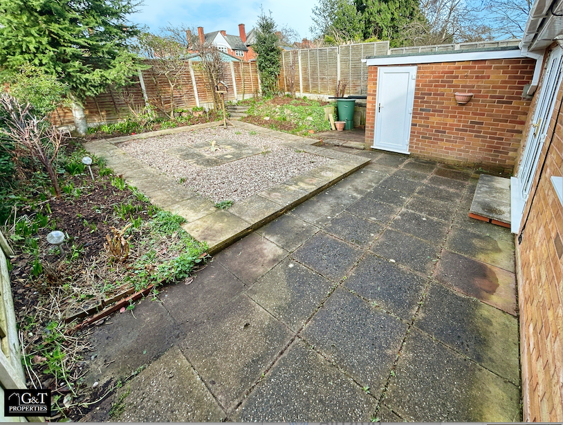 Newfield Drive, Kingswinford 2 bed bungalow for sale £250,000