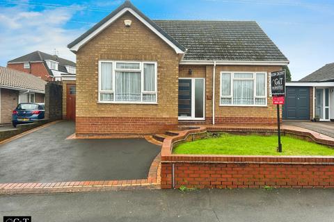 3 bedroom bungalow for sale - Scotts Green Close, Dudley