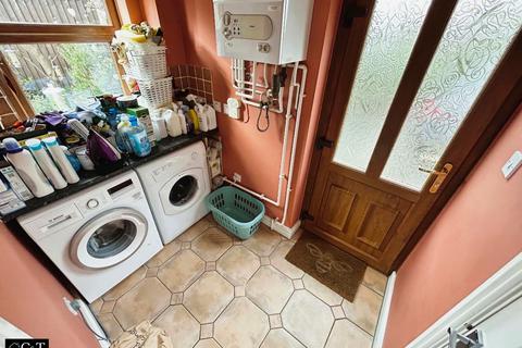 3 Wolverhampton Road, Kingswinford, DY6 7HX