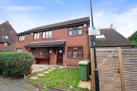 17 Truesdale Road, London, E6 5PT