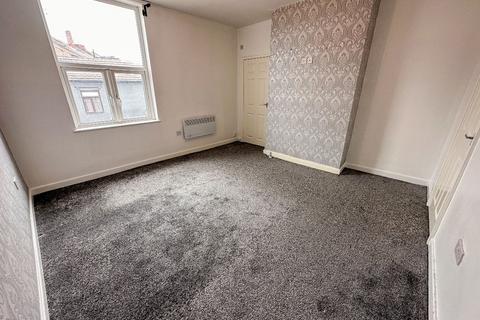 1 bedroom flat to rent, Graingers Lane, Cradley Heath