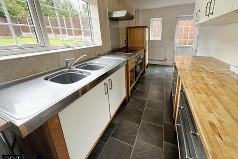 3 bedroom semi-detached house to rent, Meadow Road, Dudley