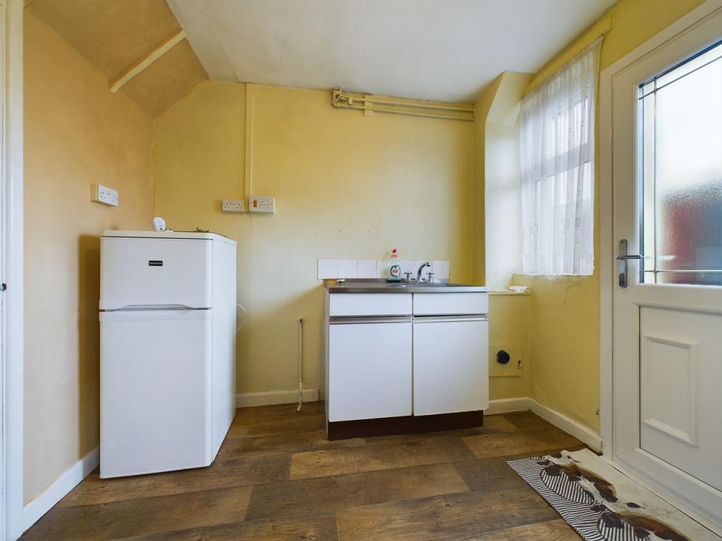 Brynawelon, Nantyglo, NP23 3 bed terraced house for sale £120,000