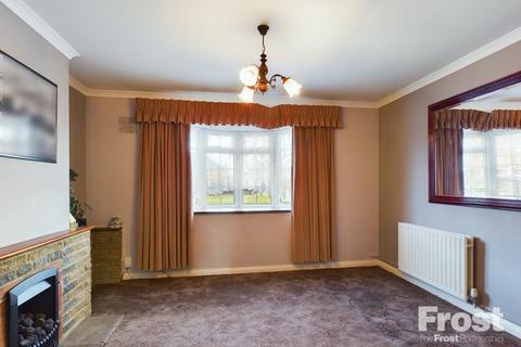 3 bedroom terraced house for sale - Edinburgh Drive, Staines-upon-Thames, Surrey, TW18