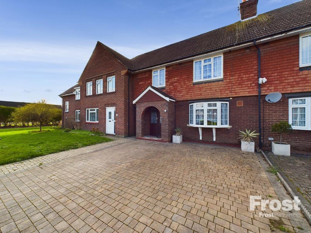 Edinburgh Drive, StainesuponThames... 3 bed terraced house for sale £495,000
