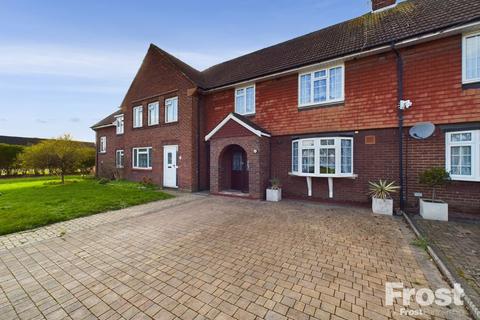 52 Edinburgh Drive, Staines-upon-thames, TW18 1PH