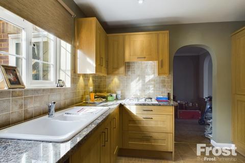 52 Edinburgh Drive, Staines-upon-thames, TW18 1PH