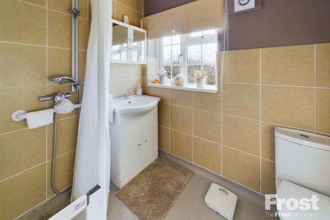 52 Edinburgh Drive, Staines-upon-thames, TW18 1PH
