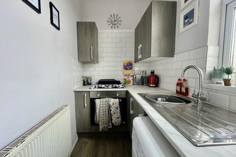 38b Alphington Road, Exeter, EX2 8HS