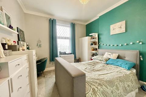 38b Alphington Road, Exeter, EX2 8HS