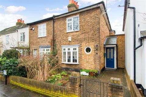 3 bedroom terraced house for sale - Fourth Cross Road, Twickenham, Middlesex, TW2