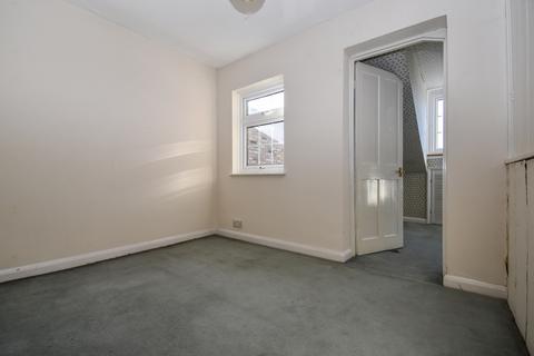 20 Fourth Cross Road, Twickenham, TW2 5EL