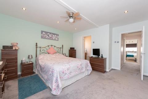 13 Ashley Drive, Blackwater, Camberley, GU17 0PR