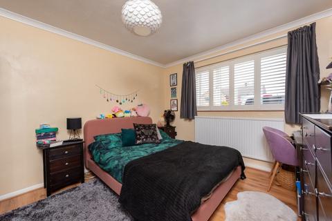 13 Ashley Drive, Blackwater, Camberley, GU17 0PR