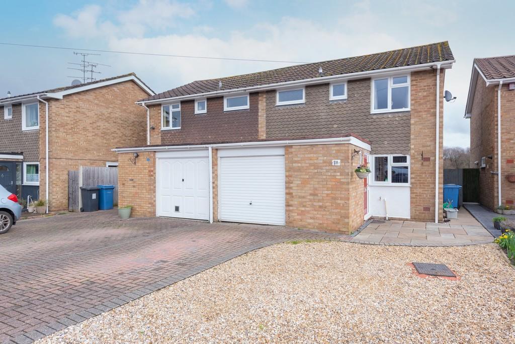 Beechnut Drive, Blackwater GU17 3 bed semidetached house for sale £