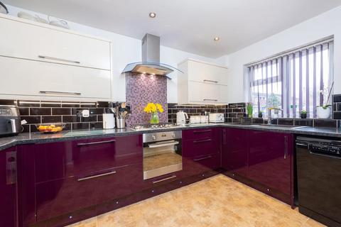 18 Beechnut Drive, Blackwater, Camberley, GU17 0DJ