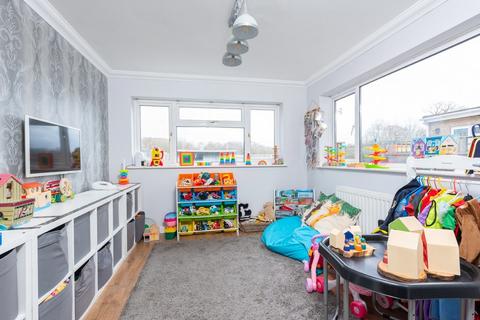 18 Beechnut Drive, Blackwater, Camberley, GU17 0DJ