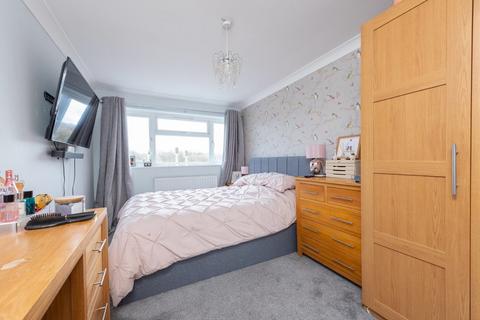 18 Beechnut Drive, Blackwater, Camberley, GU17 0DJ