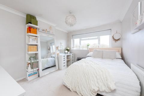 18 Beechnut Drive, Blackwater, Camberley, GU17 0DJ