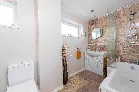 18 Beechnut Drive, Blackwater, Camberley, GU17 0DJ