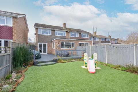 18 Beechnut Drive, Blackwater, Camberley, GU17 0DJ