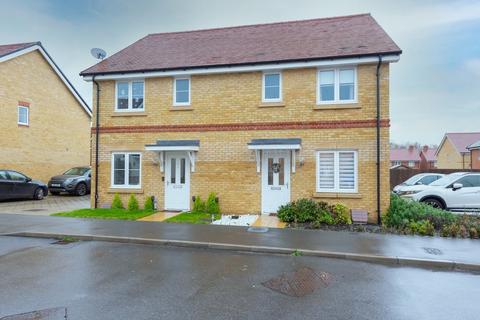 3 bedroom semi-detached house for sale - Wright Avenue, Camberley GU17