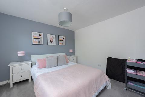55 Baileys Close, Blackwater, Camberley, GU17 0AP