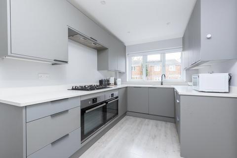 2 Cypress Way, Blackwater, Camberley, GU17 0EG