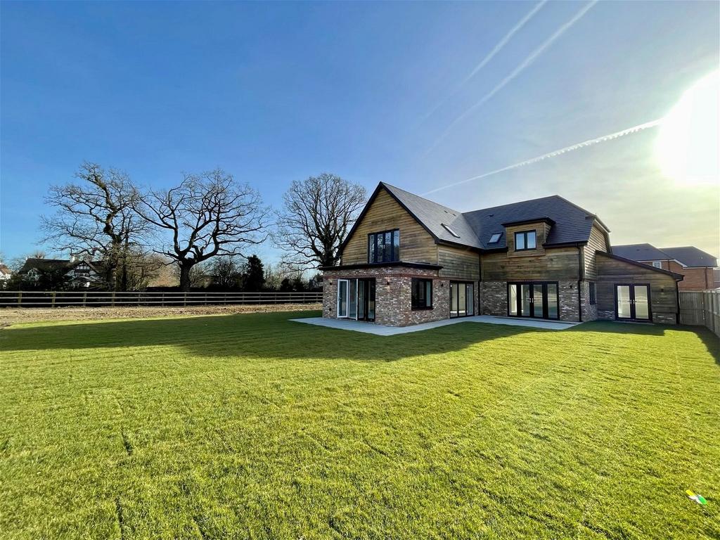 Tandridge Lane, Lingfield RH7 5 bed detached house for sale £1,825,000