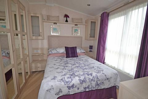 2 bedroom property with land for sale, 3 Broadway, Selsey, West Sussex, PO20 9DL