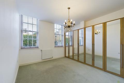 2 bedroom ground floor flat for sale, Chapel Drive, Dartford, Kent, DA2