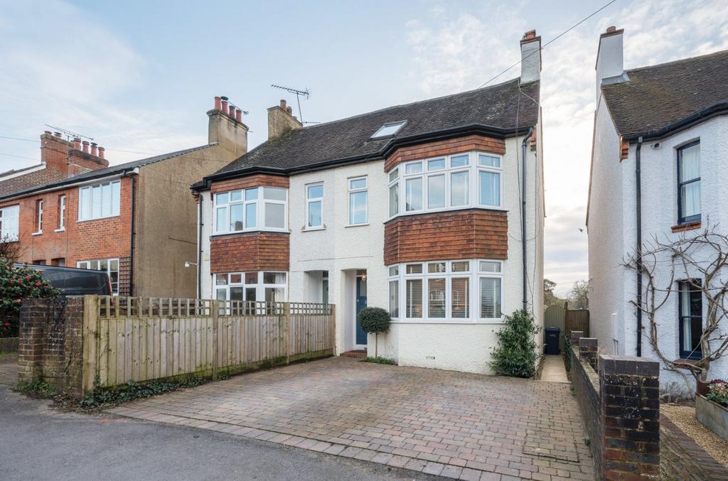 Weydon Hill Road, Farnham, Surrey, GU9 4 bed semidetached house for