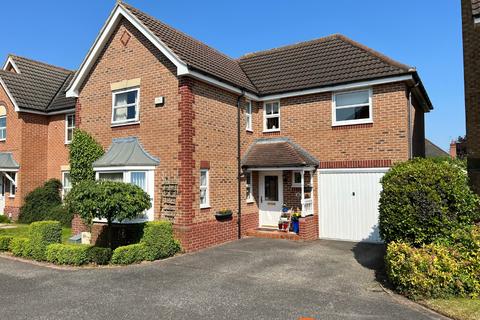 28 Adwalton Close, Newark, NG24 2GT