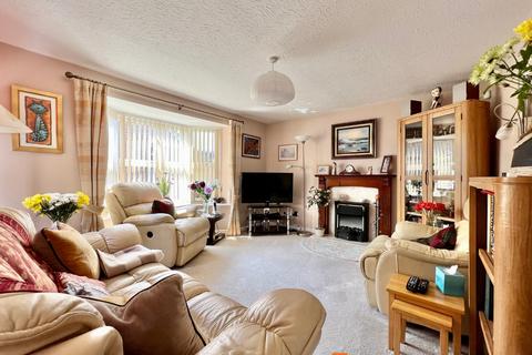 28 Adwalton Close, Newark, NG24 2GT