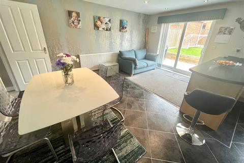 42 Champany Fields, Dodworth, Barnsley, S75 3TY