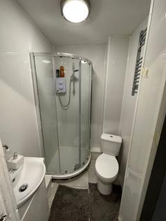 1 bedroom in a house share to rent, Barking IG11