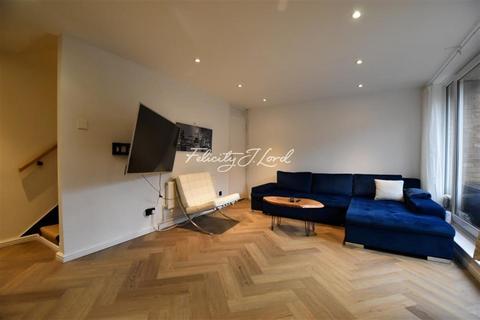 3 bedroom flat to rent - St Katharine's Way, E1W