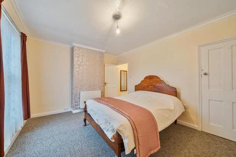 109 French Street, Sunbury-on-thames, TW16 5JL