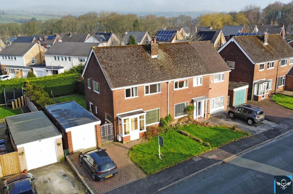 South Drive, Padiham 3 bed semidetached house £165,000
