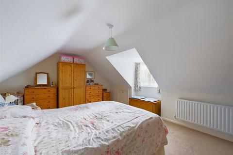 35 Three Acres, Horsham, RH12 1RS