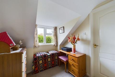 35 Three Acres, Horsham, RH12 1RS